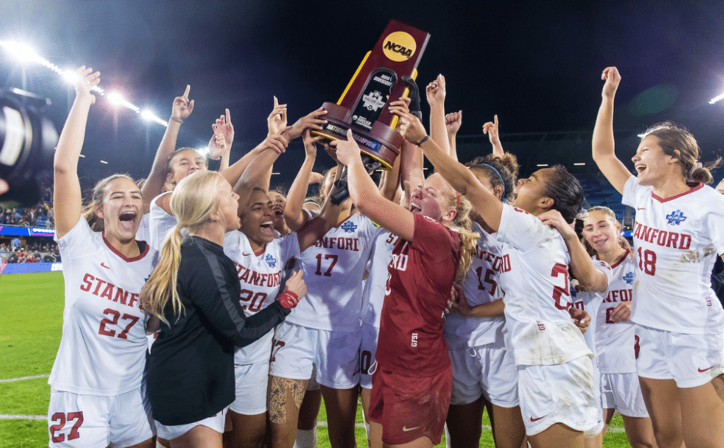 },{fpTime＂：1740447880,＂title＂：＂当健美人士走进篮球场，正常的防守形同虚设.