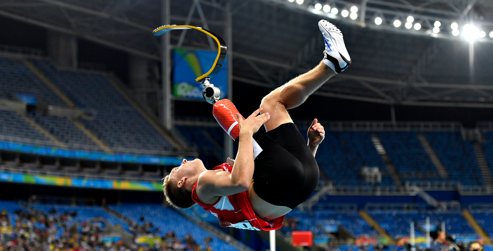 篮板球数以 篮板球数以